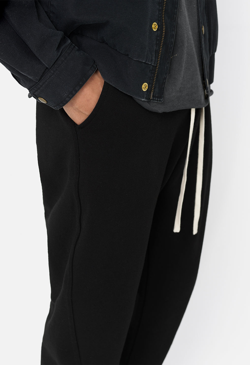 John offers Elliott DAKOTA SLIM SWEATPANTS BLAC